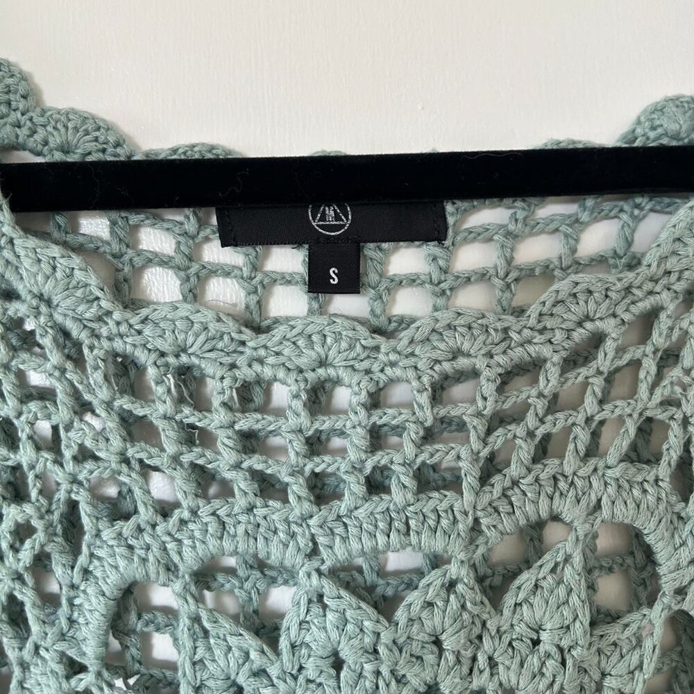 4/$20 DEAL -- Missguided Light green crochet long sleeve top - Picture 2 of 3